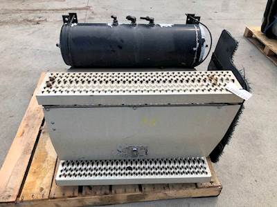 Used Peterbilt 387 RH Tool Box