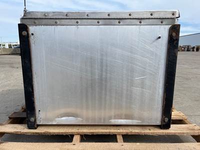 Used Peterbilt 579 Tool Box