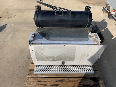 Used Peterbilt 587 RH Tool Box