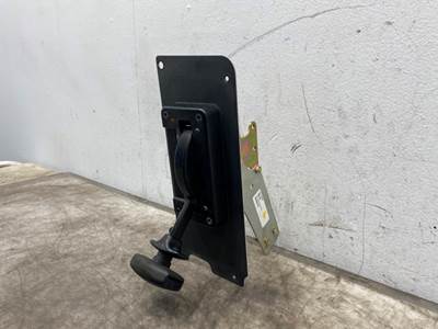 Used Freightliner Business Class M2 Shifter