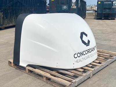 Used Freightliner Cascadia 125 Cab Wind Deflector