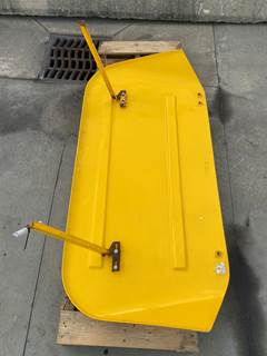 Used Freightliner Cascadia Cab Wind Deflector