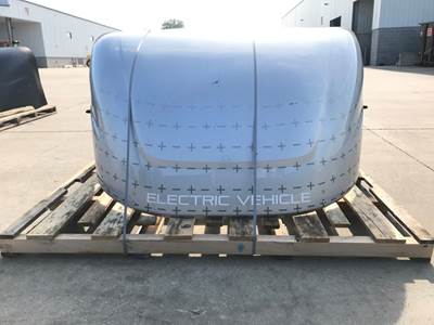 NTO Freightliner Cascadia P4 Silver Cab Deflector