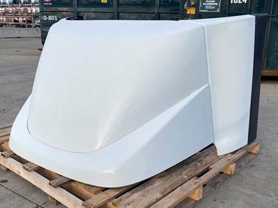 Used Volvo VNL Gen 2 Cab Wind Deflector