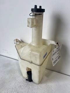 Used Ford F-450 Super Duty Washer Reservoir w/ Cap, Fluid Pump