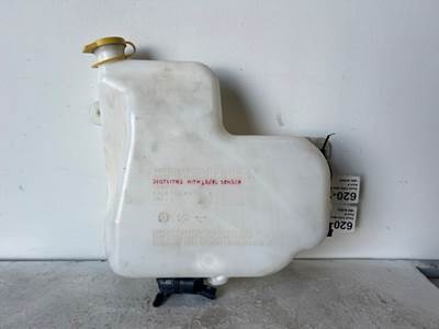 Used Mack CHU Washer Reservoir w/ Flip-Top Cap, Level Sensor, Fluid Pump