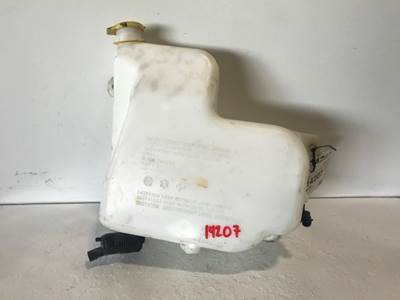 Used Mack CXU Washer Reservoir w/ Flip-Top Cap, Level Sensor, Fluid Pump