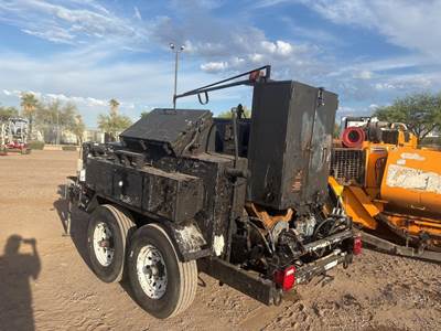 BearCat BK400D Towable Crack Sealer