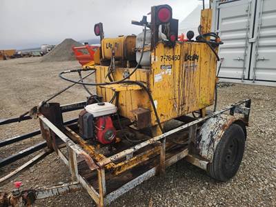 LeeBoy L250T Towable Asphalt Distributor