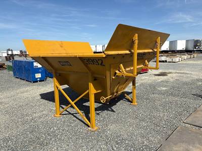 Used Morgen 5 yd Aggregate Hopper with Sliding Gate, 9.5 x 8 x 5.5 ft