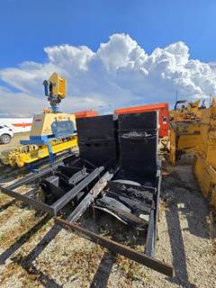 Used GOMACO Curb Forms Concrete Molds, Sidewalk, Tall & Drive-Over Forms