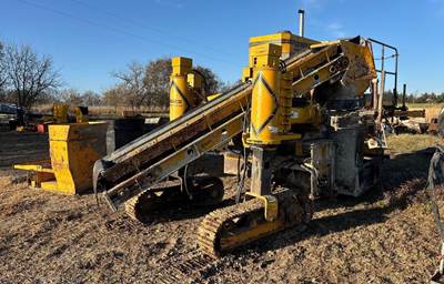 GOMACO GT3300 Track Curb & Gutter Machine