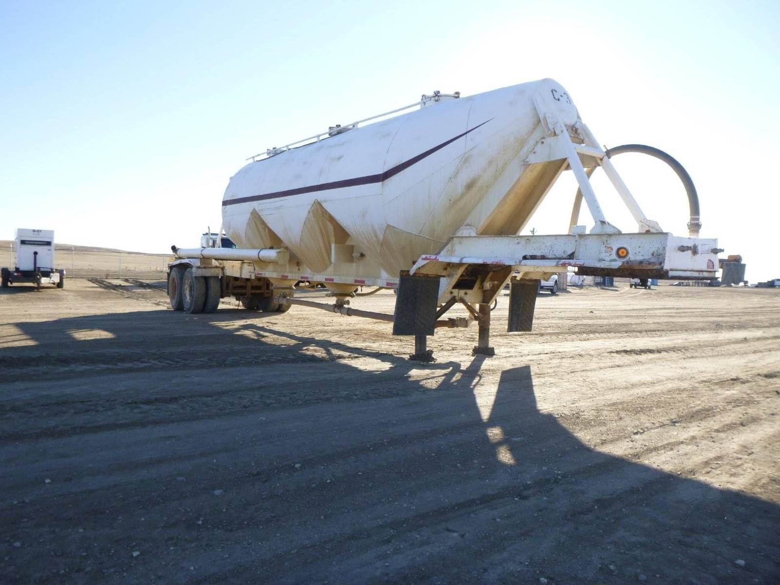 1978 Fruehauf Dry Bulk / Pneumatic Tank Trailer For Sale Sidney, MT