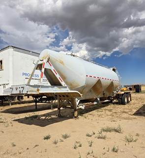Fruehauf HAB Dry Bulk / Pneumatic Tank Trailer