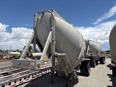 J & L 570 Dry Bulk / Pneumatic Tank Trailer
