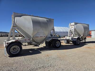 J & L 750X2 Dry Bulk / Pneumatic Tank Trailer