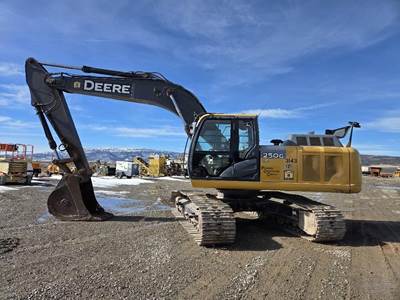 John Deere 250G LC Excavator