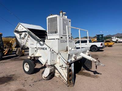 Cedarapids MS2 Material Transfer Vehicle