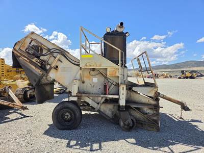 Cedarapids MS2 Material Transfer Vehicle