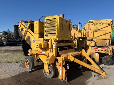 Lincoln 660H Material Transfer Vehicle