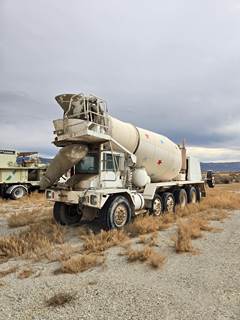 Advance C10335APPT61211 Mixer / Ready Mix / Concrete Truck - Caterpillar