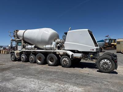 Oshkosh S2046 Six Axle Mixer / Ready Mix / Concrete Truck - Cummins, 275HP
