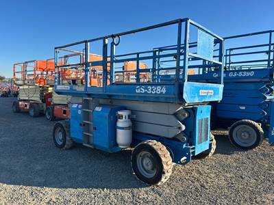 Genie GS-3384RT Scissor Lift - 33ft Working Height