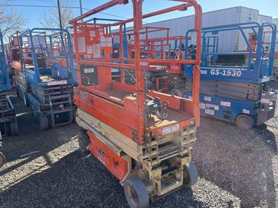 JLG 1930ES Scissor Lift - 19ft Working Height