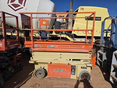 JLG 1930ES Scissor Lift - 19ft Working Height