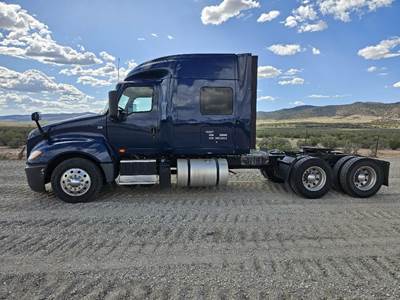 International LT Sleeper Semi Truck - Cummins, 10 Speed Manual
