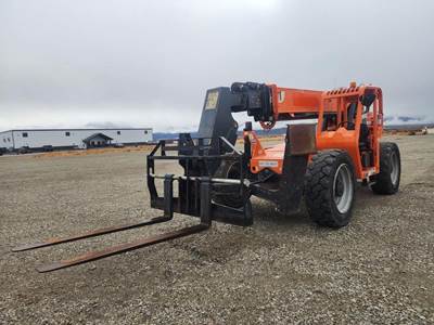 SkyTrak 10054 Telehandler - 10000lb Capacity, 54ft Lift Height