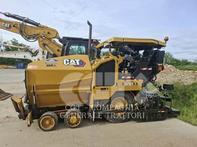 Caterpillar AP-300 Asphalt Paver