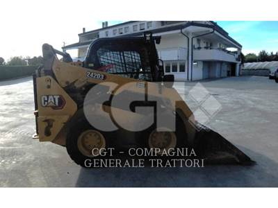 Caterpillar 242D3 Mini Skid Steer