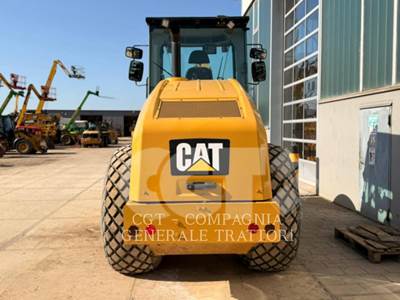 Caterpillar CS68B Smooth Drum Roller Compactor