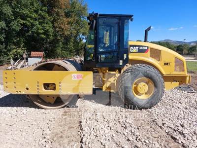 Caterpillar CS78B Smooth Drum Roller Compactor