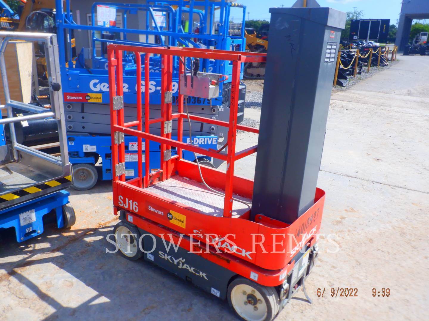 2017 Skyjack SJ16 Scissor Lift For Sale, 189 Hours Knoxville, TN
