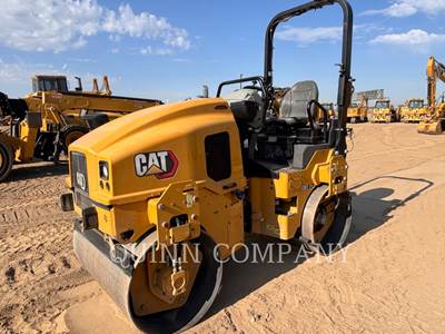 Caterpillar CB2.7GC Material Transfer Vehicle