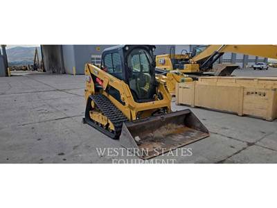 Caterpillar 239D3 Compact Track Loader