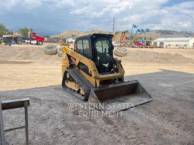 Caterpillar 239D3 Compact Track Loader