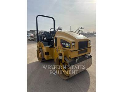 Caterpillar CB34B Smooth Drum Roller Compactor