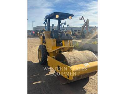 Caterpillar CS323C Smooth Drum Roller Compactor