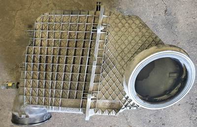 Kenworth T680 Air Cleaner / Air Filter Housing