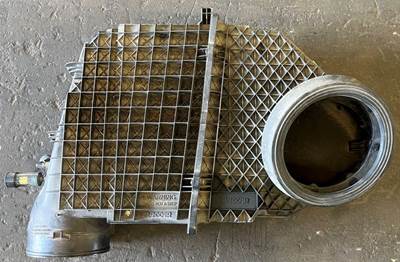 Kenworth T880 Air Cleaner / Air Filter Housing