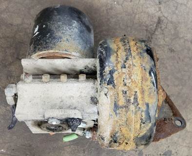 Kenworth T800 Air Dryer for a Kenworth T8 Series