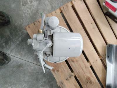 Peterbilt 589 LONG HOOD Air Dryer