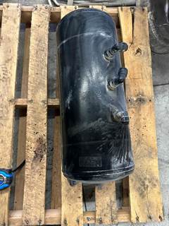 Peterbilt 579 Air Tank