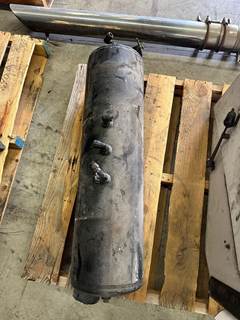 Peterbilt 579 Air Tank