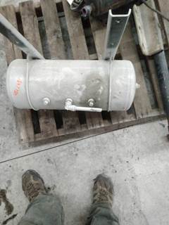 Peterbilt 589 LONG HOOD Air Tank