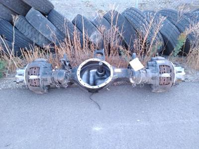 Eaton D40-155D Front Axle Housing for a Kenworth T680