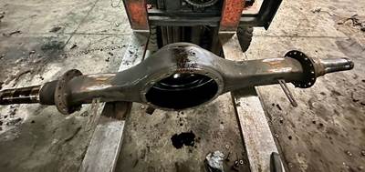 Detroit DART 40.0-4 HT Rear Axle Housing for a Freightliner Cascadia